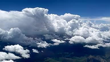航拍高空蓝天白云朵4k实拍视频视频的预览图